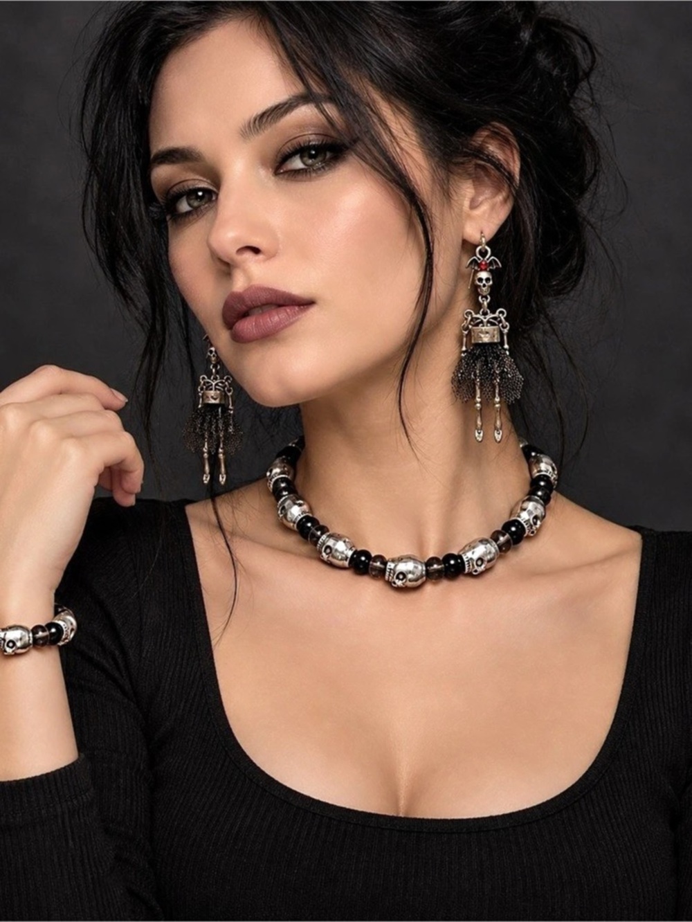Skull Bead Jewelry Set in Black & Silver ~ Like New
